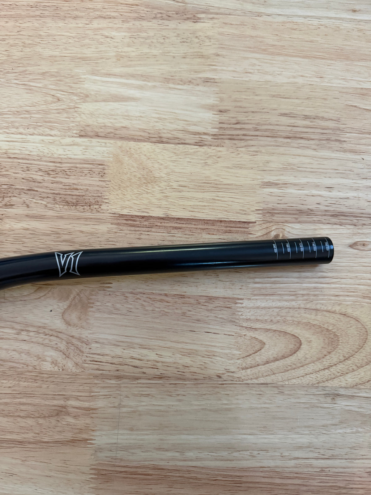 vision moto v1 hlf black hlf silver bars